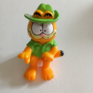 Garfield in safari outfit
