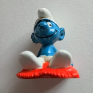 Magic Carpet Smurf Figurine (1975)
